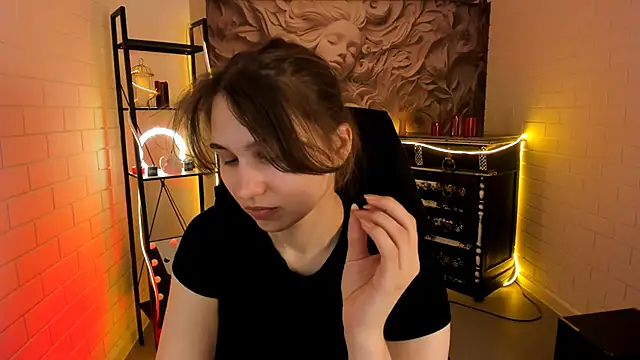 TessaMill online show from 25, 5, 2026