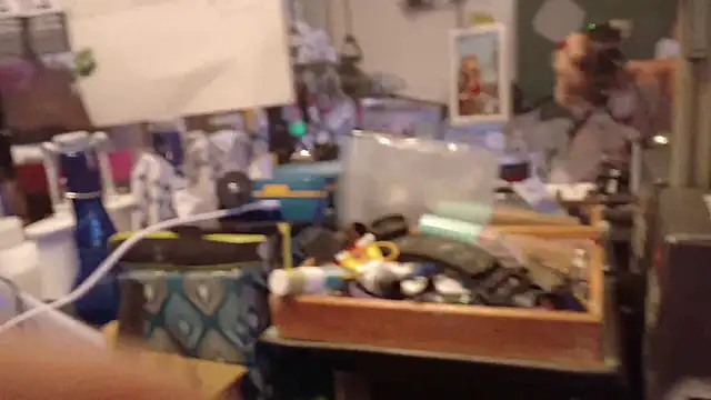 Snapshot of cough2getoff chatting on 16, 11, 2025 cough2getoff online show from 16, 11, 2025