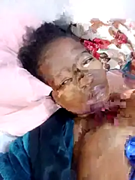 ShySexyBaddiexx online show from 29, 10, 2025