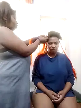 ShySexyBaddiexx online show from 19, 11, 2025