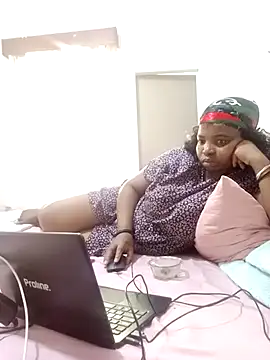 ShySexyBaddiexx online show from 4, 11, 2025