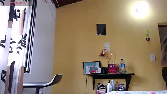 Emma Henderson online show from 5, 11, 2025