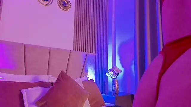 Victoria Beaumont online show from 5, 12, 2025