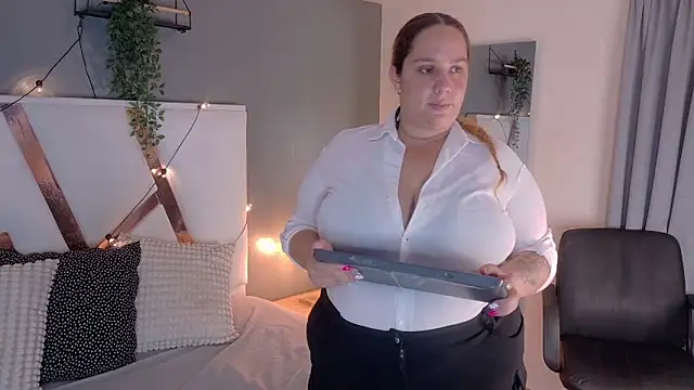 JenaCooper  online show from 21, 4, 2026