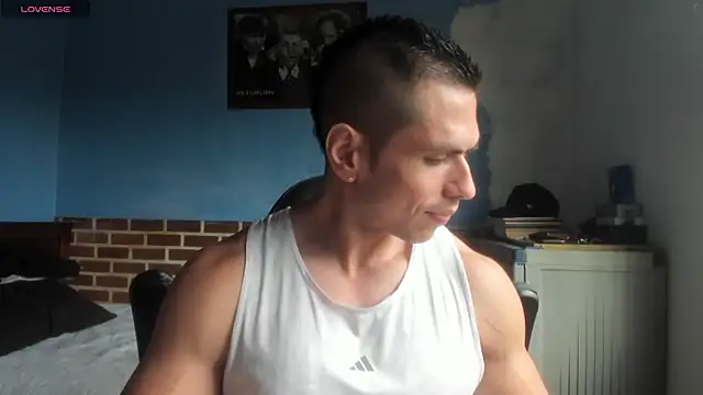 Snapshot of justinkarter chatting on 5, 6, 2026 justinkarter online show from 5, 6, 2026