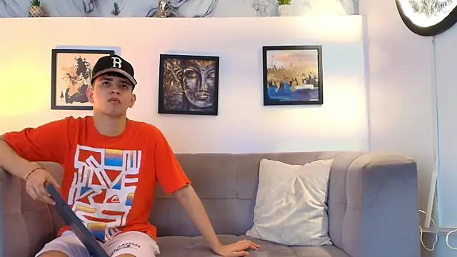 TWINKS FRIENDS online show from 12, 4, 2026