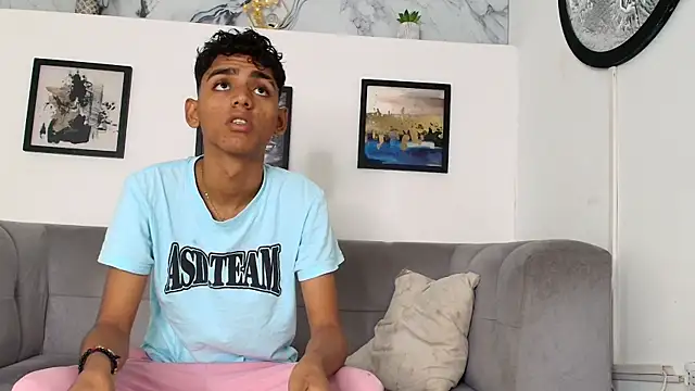 TWINKS FRIENDS online show from 30, 5, 2026