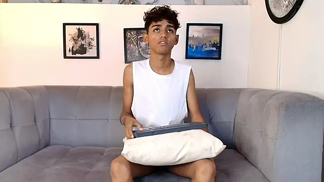 TWINKS FRIENDS online show from 22, 4, 2026
