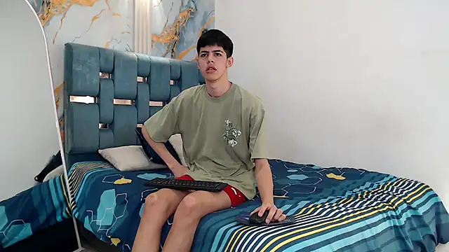 TWINKS FRIENDS online show from 12, 2, 2026