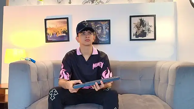 TWINKS FRIENDS online show from 13, 3, 2026