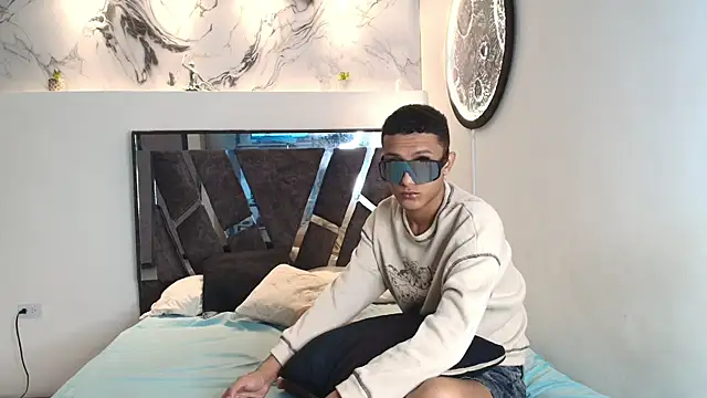 TWINKS FRIENDS online show from 11, 11, 2025