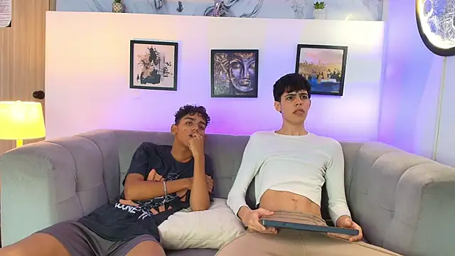 TWINKS FRIENDS online show from 17, 4, 2026