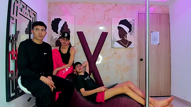 TWINKS FRIENDS online show from 5, 2, 2026