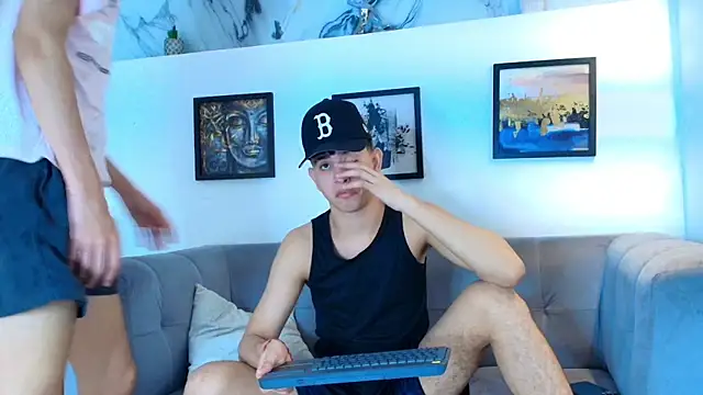 TWINKS FRIENDS online show from 10, 4, 2026