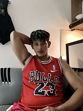 Hiroshi Shen online show from 22, 12, 2025