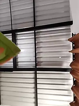 Hiroshi Shen online show from 20, 10, 2025