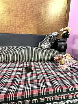 Iampriyaaa15 online show from 13, 5, 2026