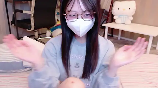 Snapshot of OSUSHI-CHAN chatting on 8, 6, 2026 OSUSHI-CHAN online show from 8, 6, 2026