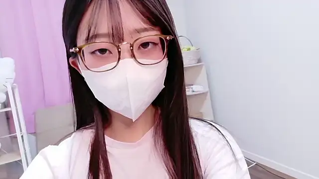 Snapshot of OSUSHI-CHAN chatting on 23, 9, 2025 OSUSHI-CHAN online show from 23, 9, 2025