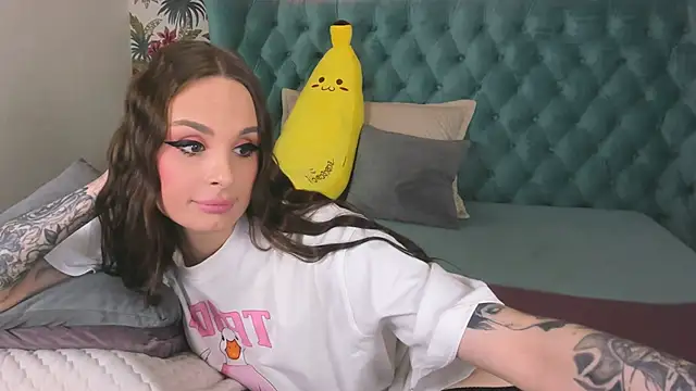 NaughtyLoryy online show from 1, 11, 2025