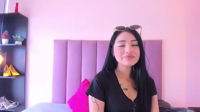 violet myerrs online show from 2, 12, 2025