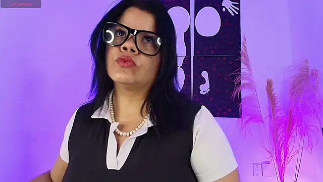 Iamlola  online show from 16, 10, 2025