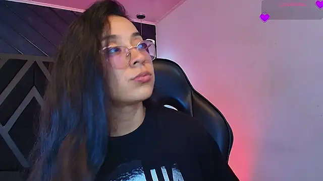 zoe martins  online show from 30, 3, 2026