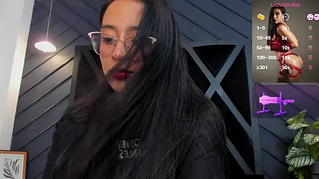 zoe martins  online show from 25, 10, 2025