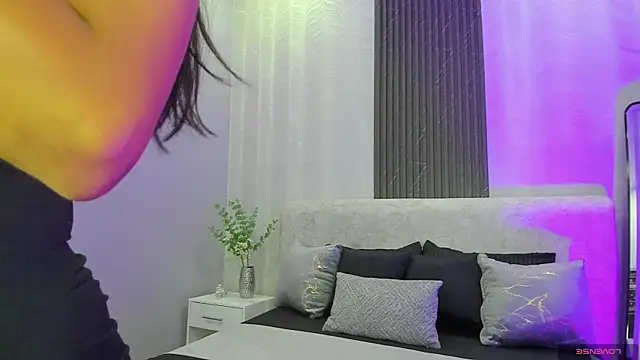zoe martins  online show from 8, 7, 2026