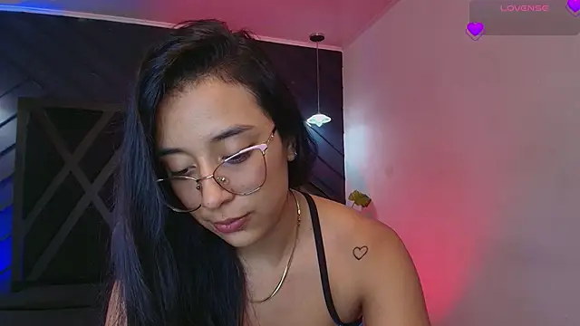 zoe martins  online show from 20, 3, 2026