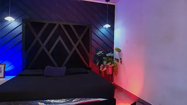 zoe martins  online show from 8, 4, 2026