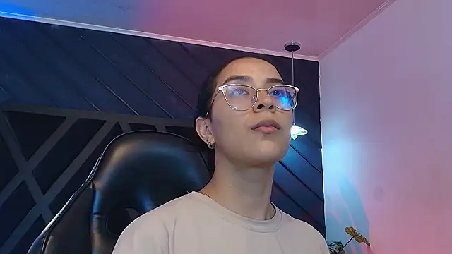 zoe martins  online show from 7, 3, 2026