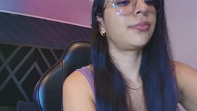 zoe martins  online show from 7, 4, 2026