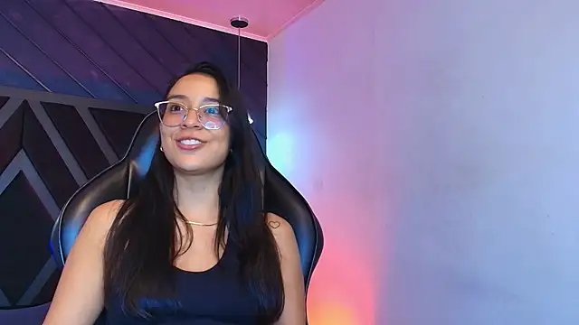 zoe martins  online show from 18, 4, 2026