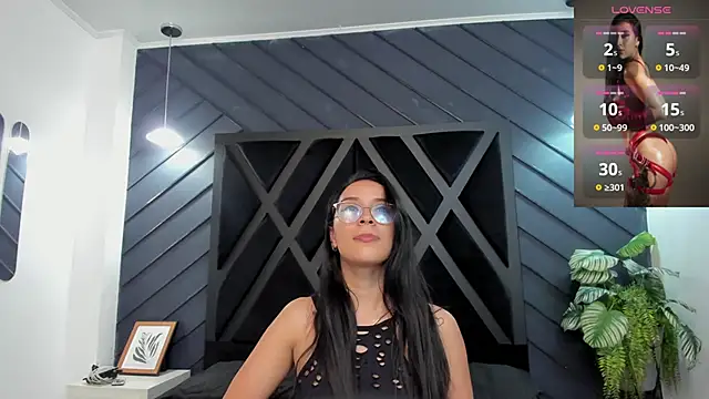 zoe martins  online show from 26, 11, 2025