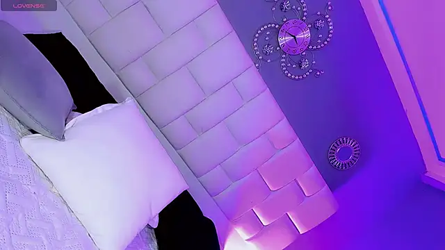 lucy darkangel online show from 15, 4, 2026