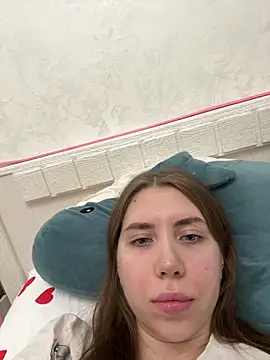 EvaAkins online show from 3, 4, 2026