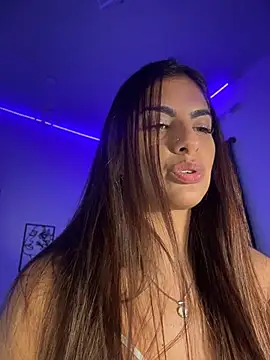 chicachocolate01 online show from 16, 7, 2026