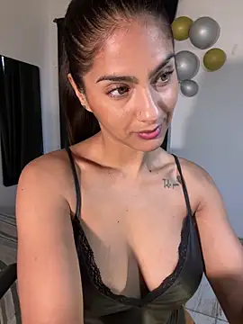 chicachocolate01 online show from 2, 4, 2026