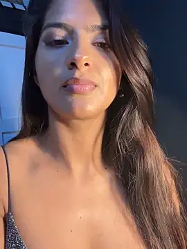 chicachocolate01 online show from 2, 2, 2026