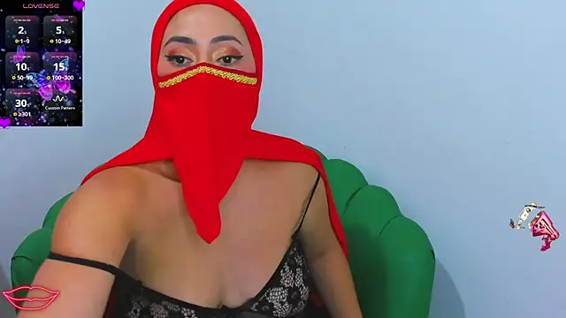 Snapshot of Aisha_Malek chatting on 11, 10, 2025 Aisha Malek online show from 11, 10, 2025