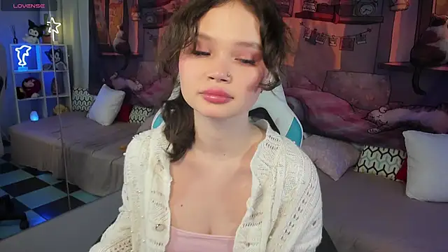 EmilyChaves online show from 8, 11, 2025