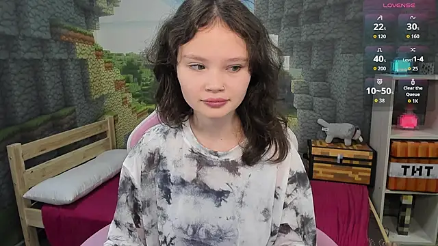 EmilyChaves online show from 15, 10, 2025