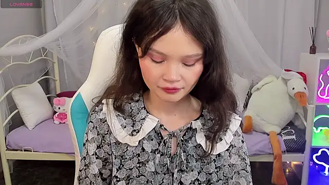 Snapshot of EmilyChaves chatting on 21, 12, 2025 EmilyChaves online show from 21, 12, 2025