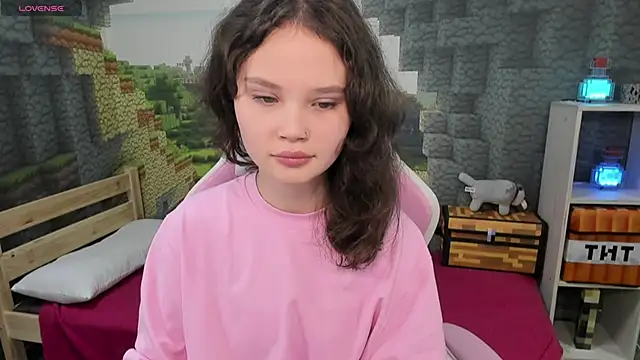 EmilyChaves online show from 13, 10, 2025