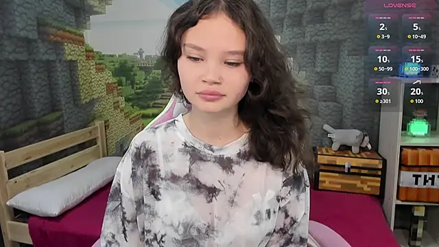 EmilyChaves online show from 14, 10, 2025