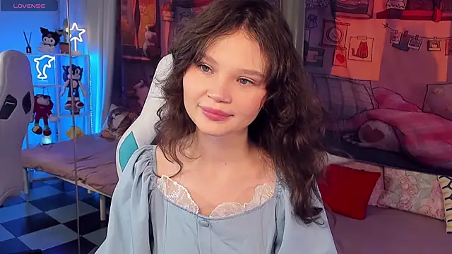 Snapshot of EmilyChaves chatting on 15, 12, 2025 EmilyChaves online show from 15, 12, 2025