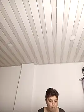 queemking online show from 24, 4, 2026