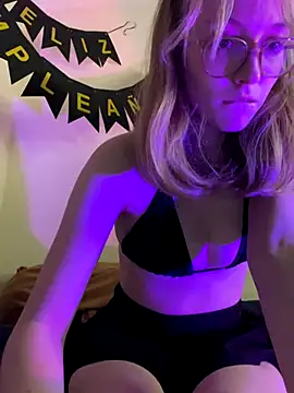 Snapshot of ReenKitty chatting on 19, 9, 2025 ReenKitty online show from 19, 9, 2025