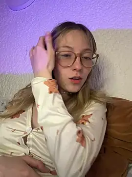 Snapshot of ReenKitty chatting on 22, 5, 2026 ReenKitty online show from 22, 5, 2026